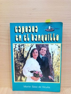 ESPOSAS EN EL BANQUILLO